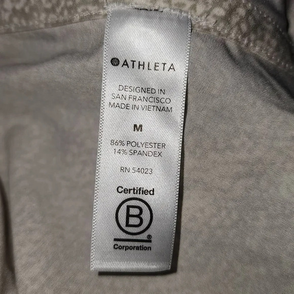 Athleta Womens Viper Gray Zuma Printed V Neck Top Blouse Medium - Picture 5 of 5